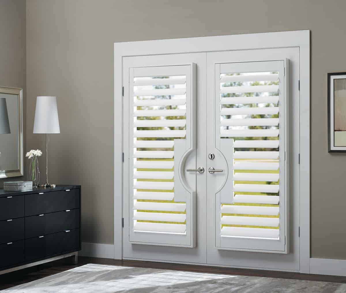 Hunter Douglas Heritance® Hardwood Shutters Window Shutters for Modern Interior Windows near Roseville, California (CA)